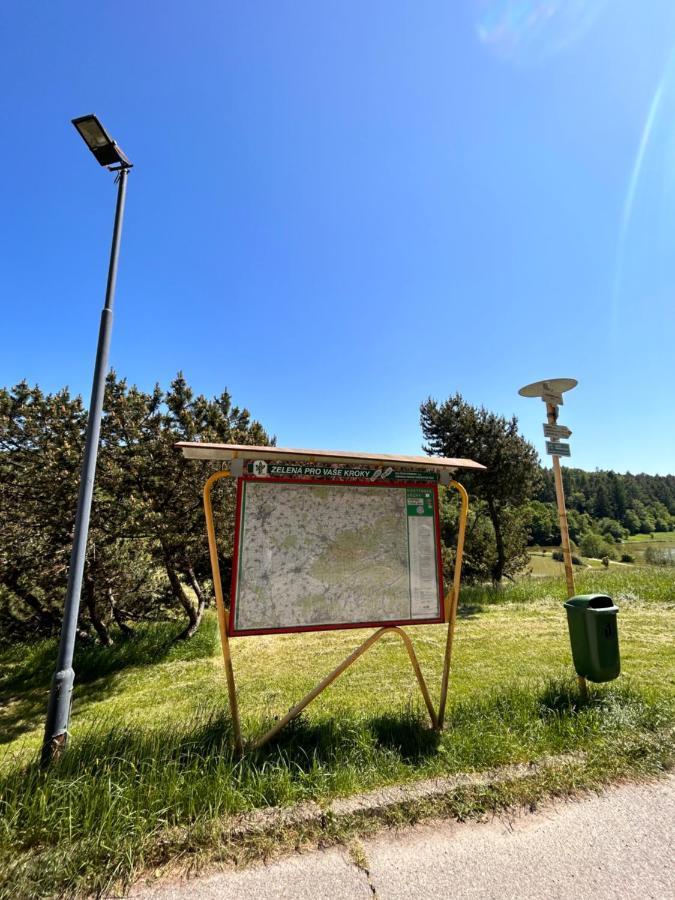 Apartman Na Kraji Lesa Všemina Exterior foto